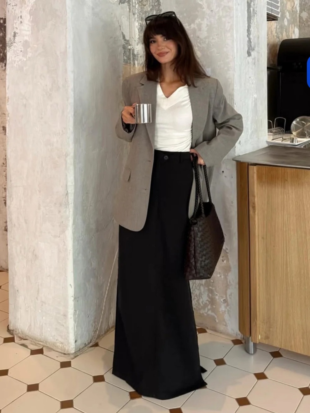 High-Waist Black Maxi Skirt with Side Slit - Picture 2 of 6